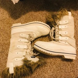 JustFab white, furry snow boots